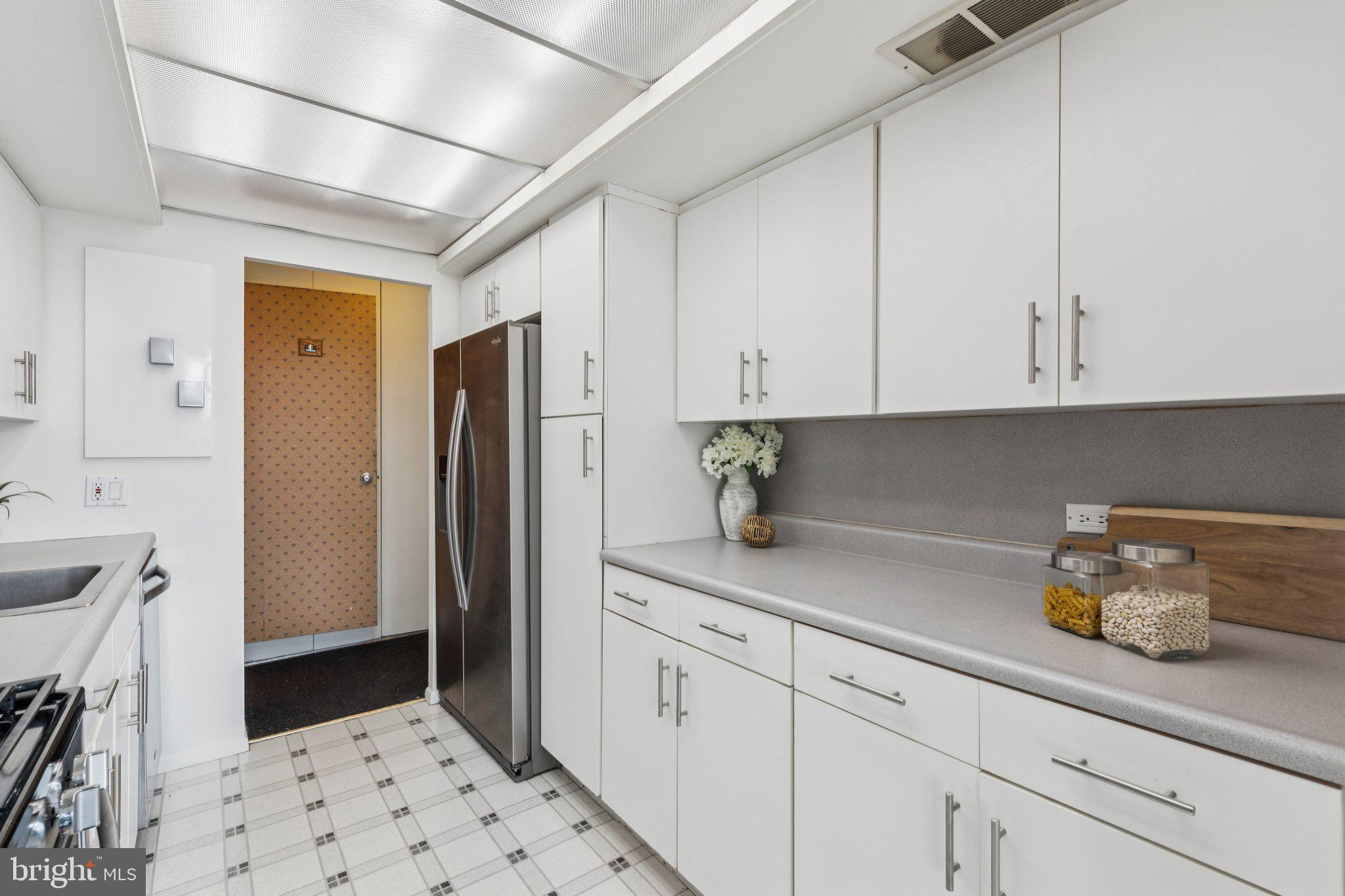 WASHINGTON SQ WEST - Residential