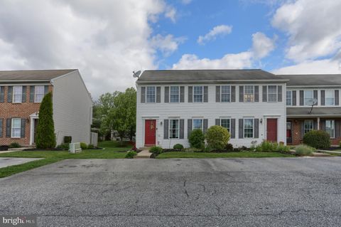 Photo of 379 DEERFIELD DR, MOUNT JOY, PA 17552 (MLS # PALA2034140)