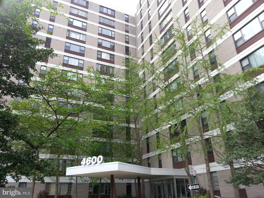 Light Filled Spacious 5th floor unit.Large open Living dining combo.  Master & W/In Closet, 2nd room off living area maybe used as BR2/ Den Ample outdoor onsite pking. Renovated kit -new cabinets, appliances. Harris Teeter, shops restaurants < 3 mi. to Old Town, Adj. to Public Library , I95, 395,495, Dash bus to Van Dorn Metro, FFX connector. Not FHA approved . outdoor pool,  on site gym, spa.shop