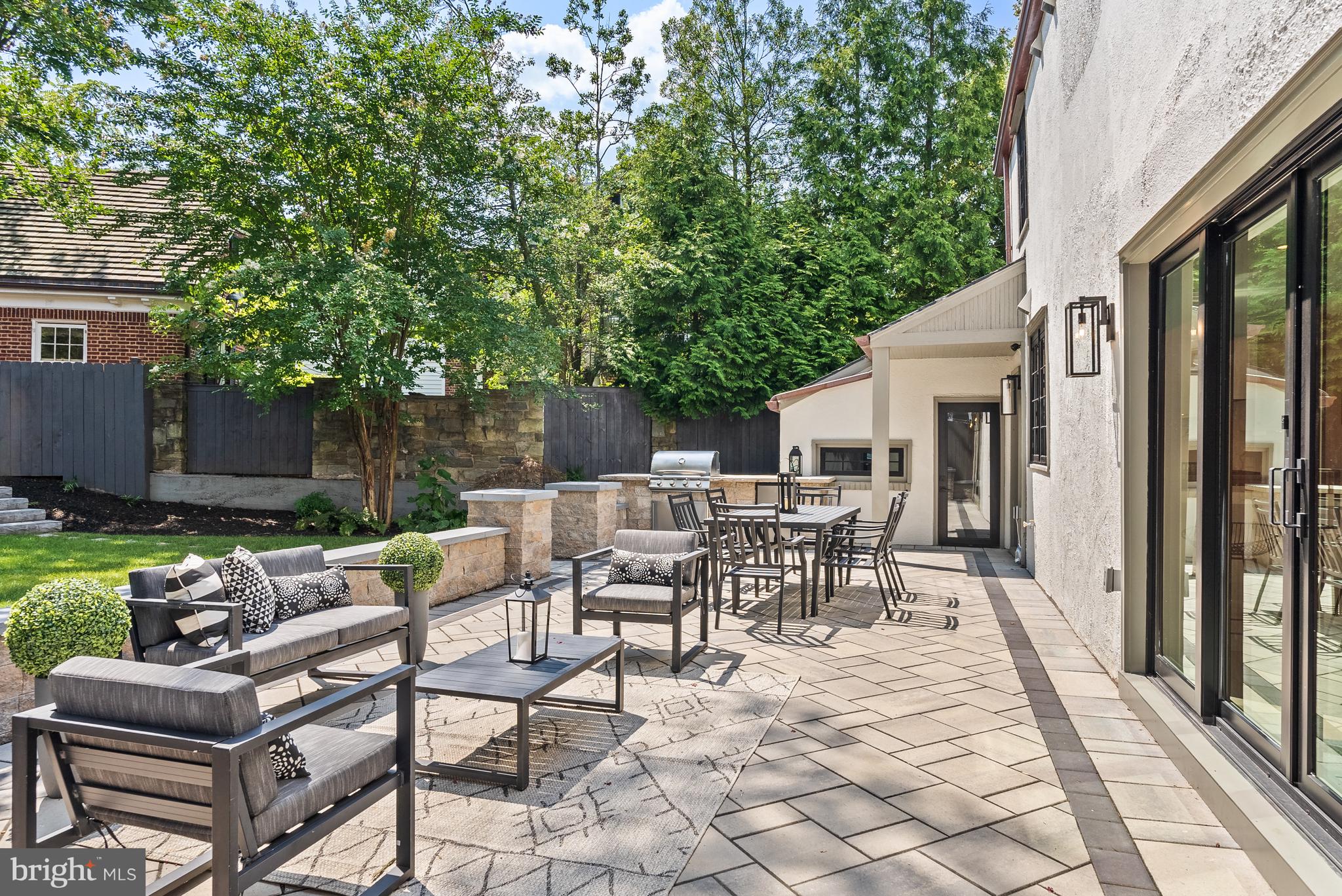 WOODLEY PARK - Residential