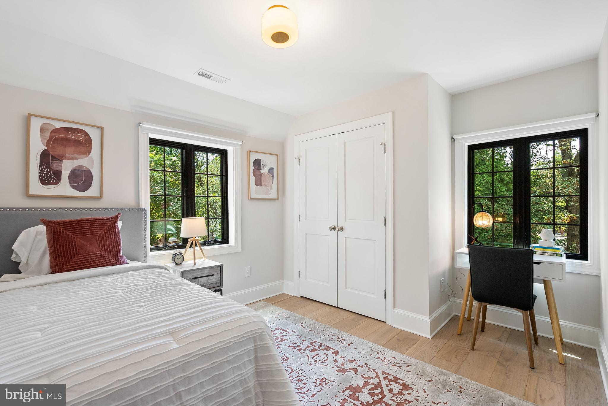 WOODLEY PARK - Residential