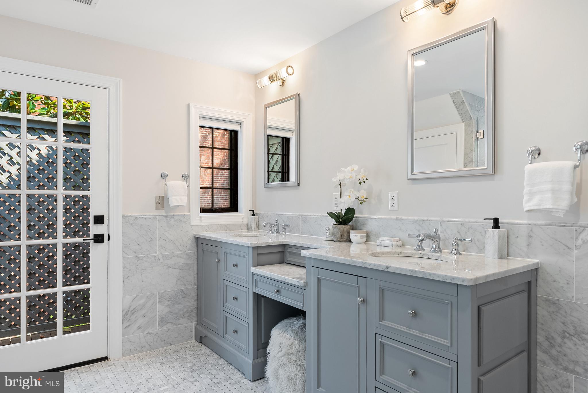 WOODLEY PARK - Residential