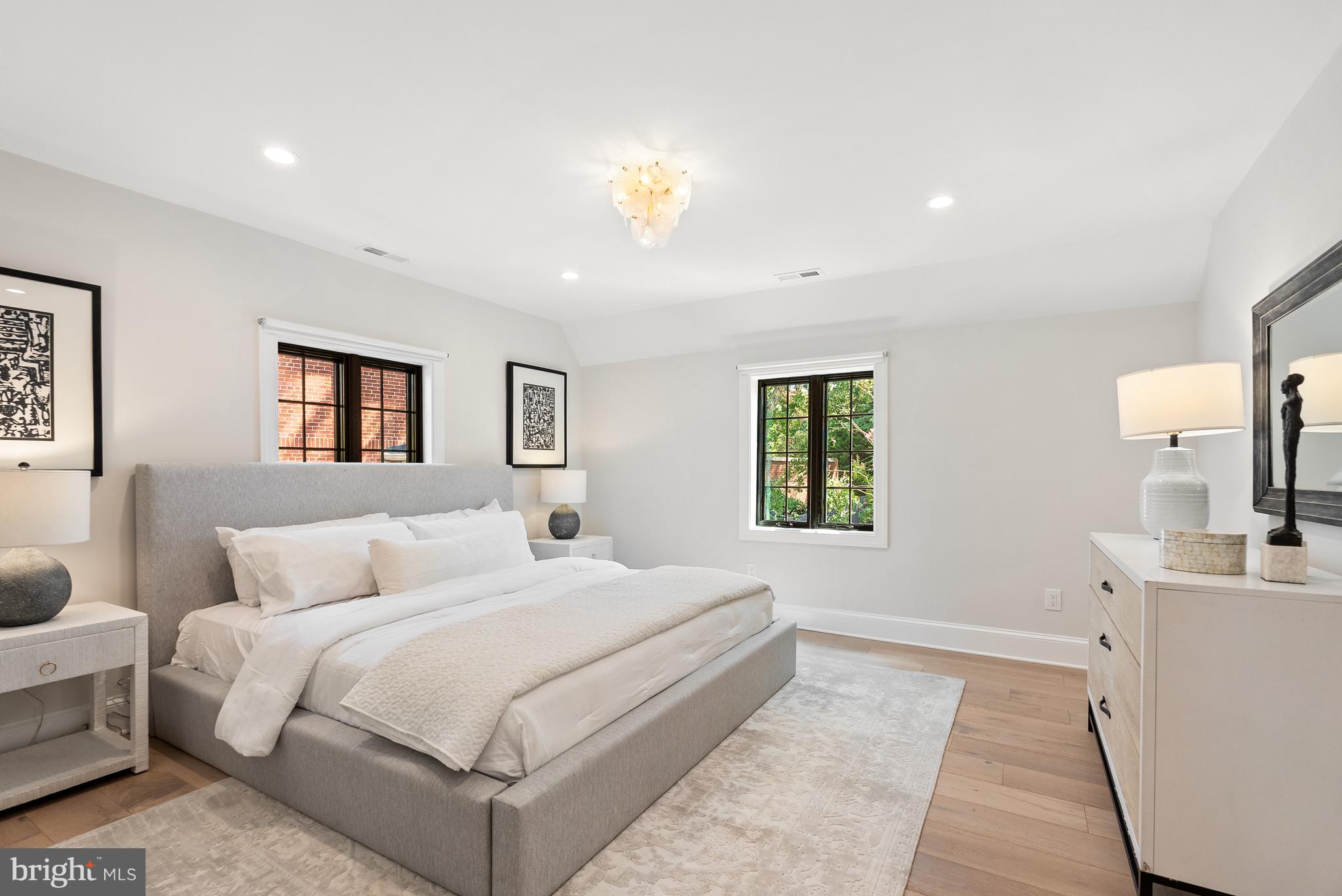 WOODLEY PARK - Residential