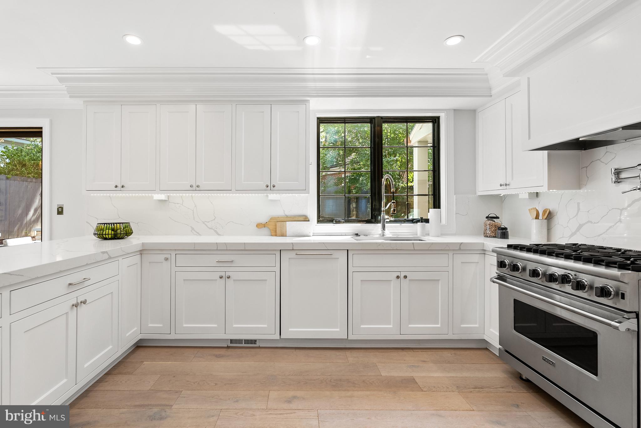 WOODLEY PARK - Residential