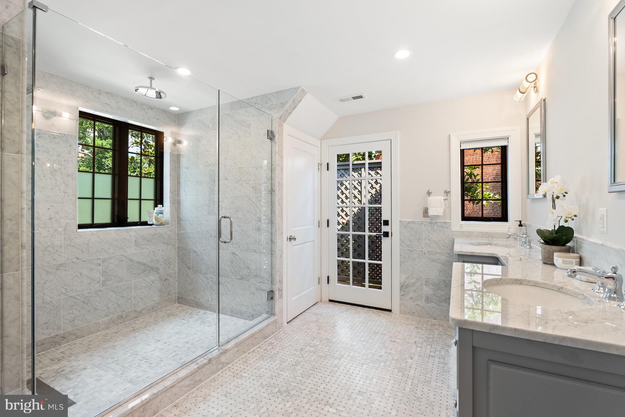 WOODLEY PARK - Residential
