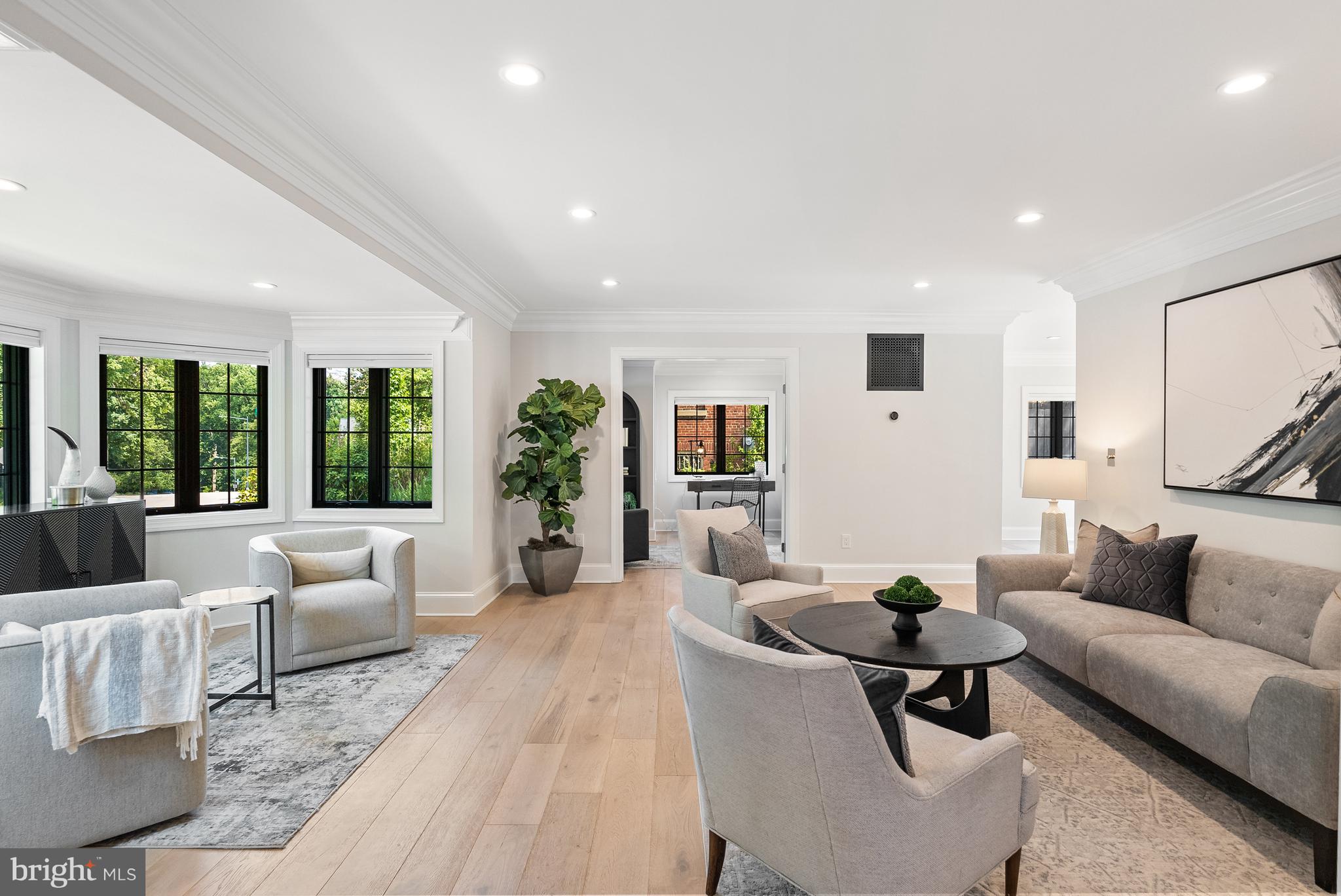 WOODLEY PARK - Residential