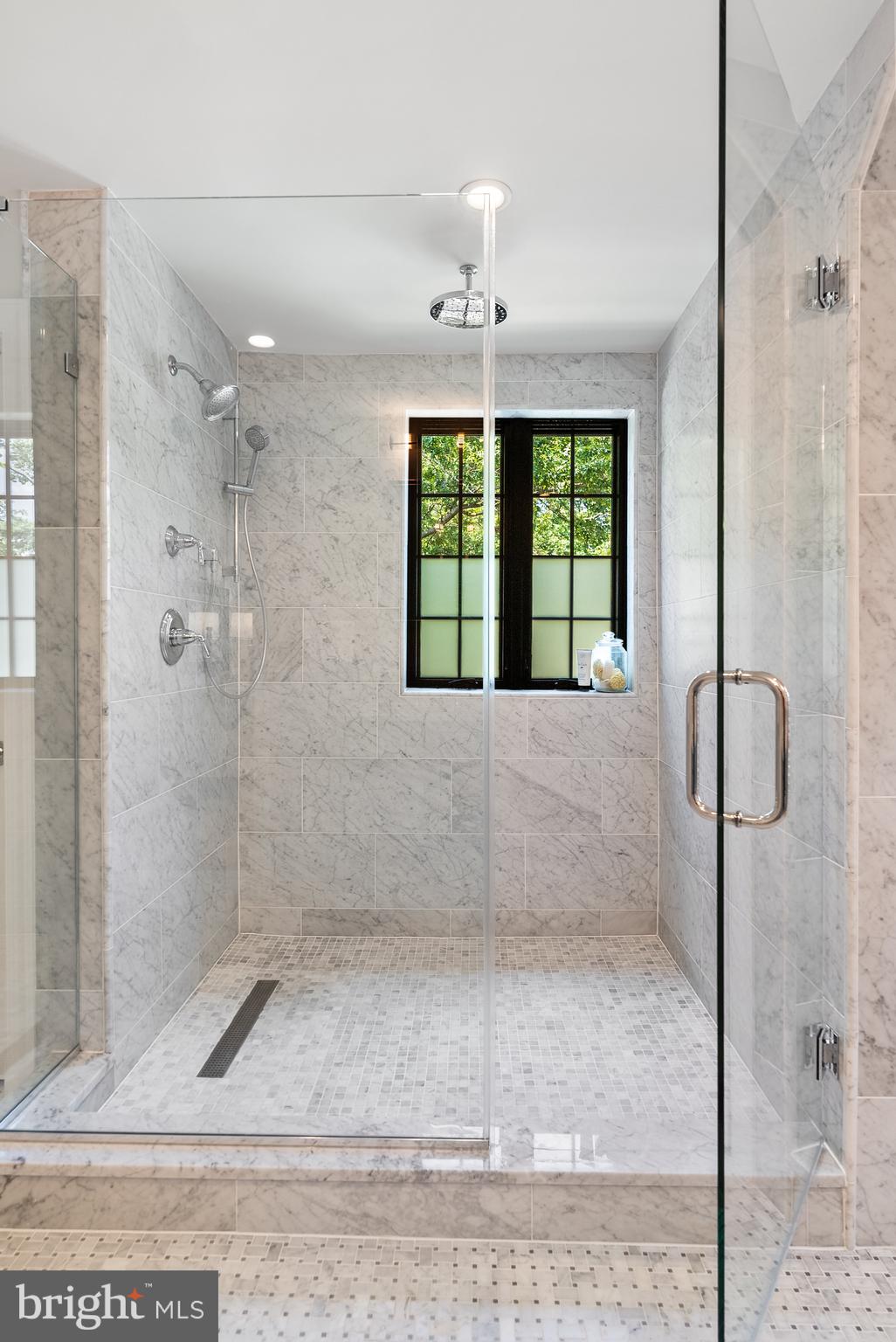 WOODLEY PARK - Residential