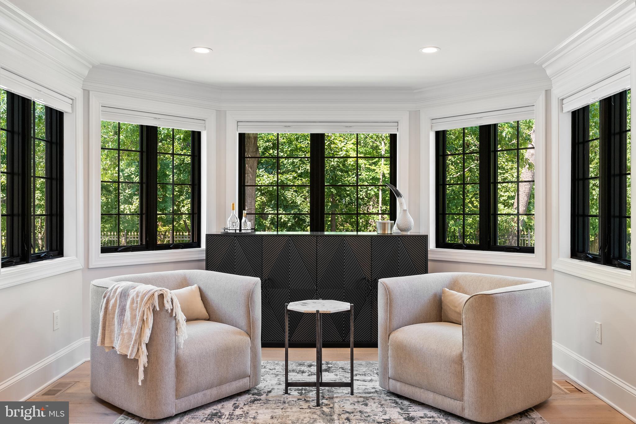 WOODLEY PARK - Residential
