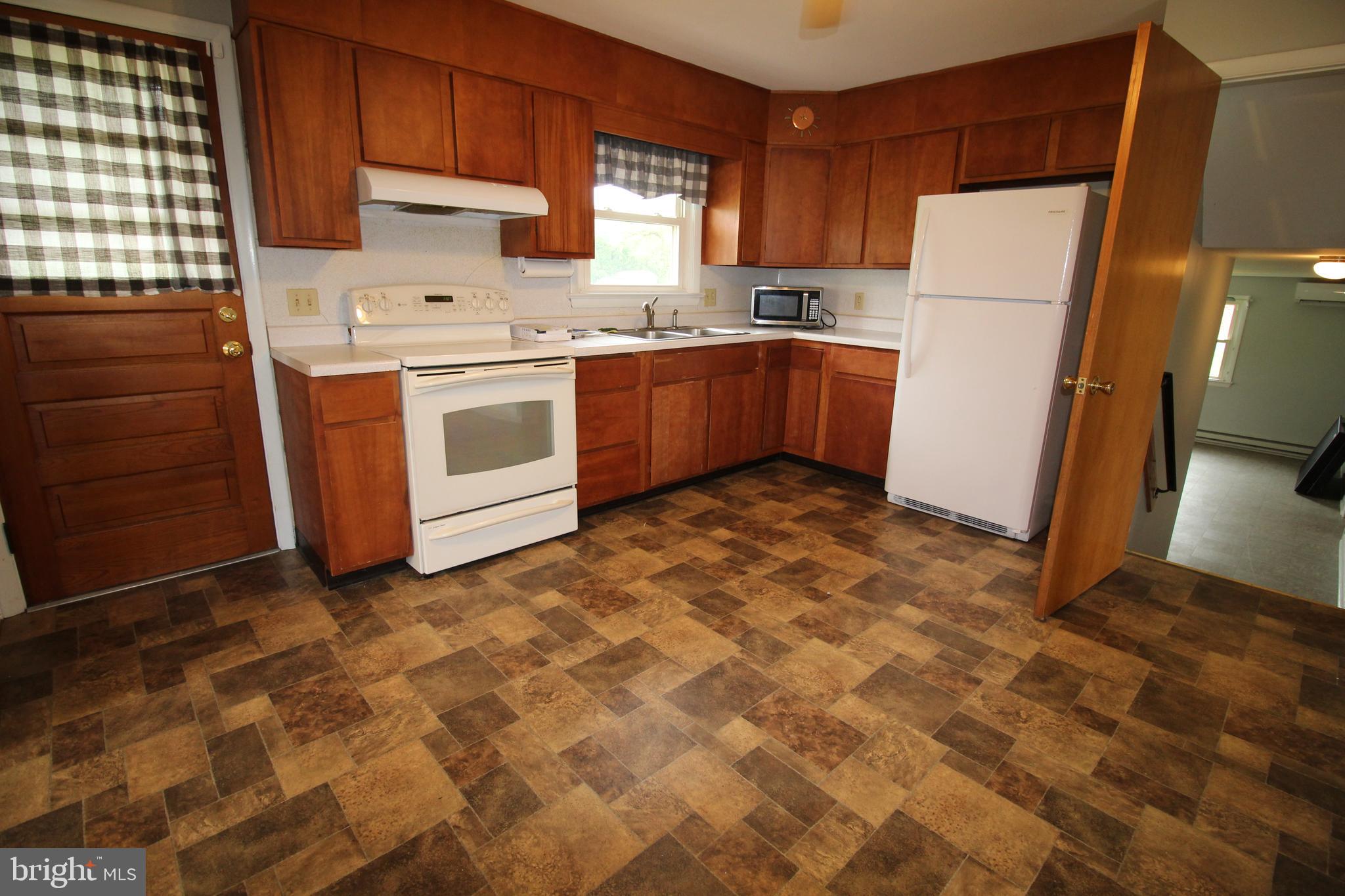 CAERNARVON TWP - Residential Lease