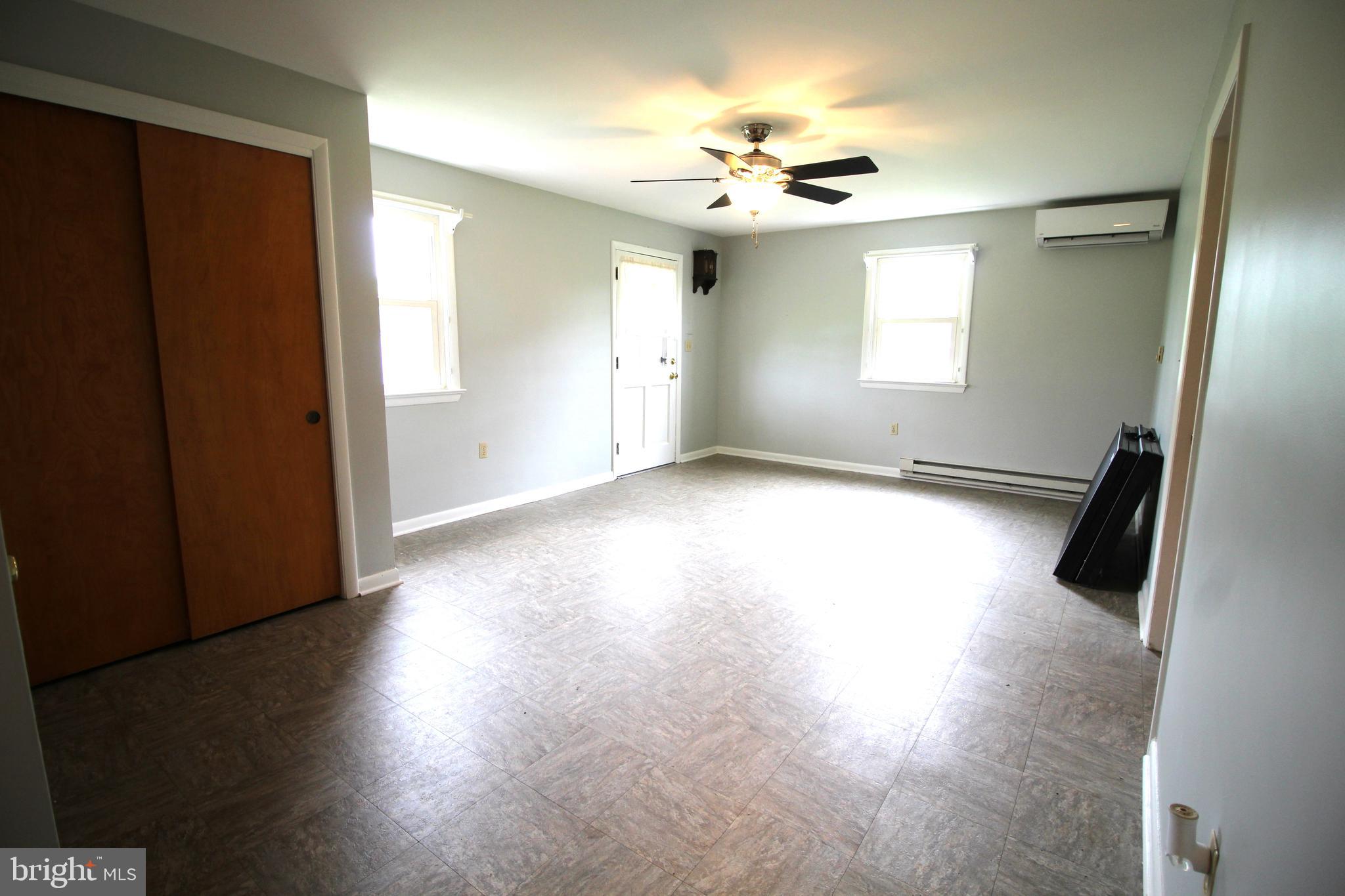 CAERNARVON TWP - Residential Lease