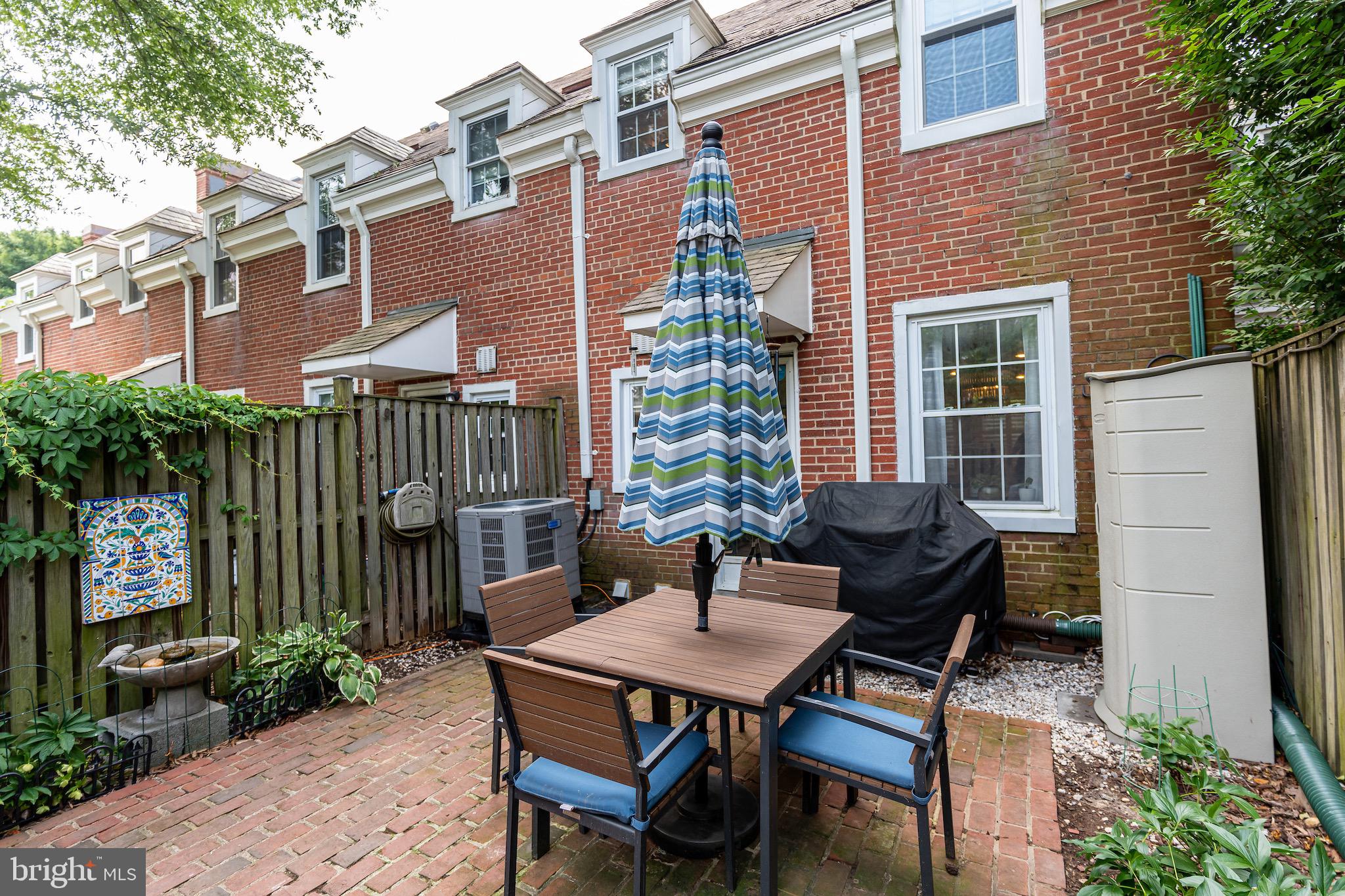 FAIRLINGTON ARBORS - Residential
