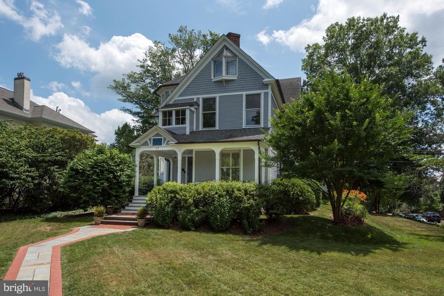 Priced to sell! Gorgeous Murray Hill home,in "the" location!A seamless renovation modernized this privately set fine sunny classic w/every convenience.Huge walk-in closet,radiant heating in flrs,custom in-set cabinets, mudroom w/built-ins.Gleaming new wood flrs.Plantation shutters thruout.Rounded wall/stair features.Windows open to fine land & hardscape & a new stone wall surround!Parking pending.