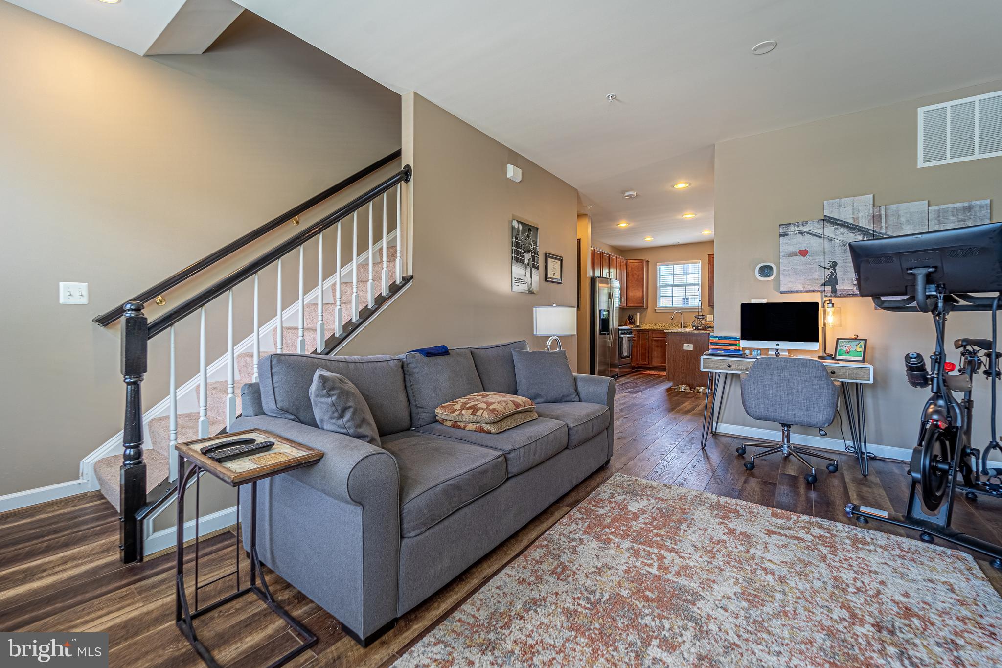 VICTORY PROMENADE - Residential Lease