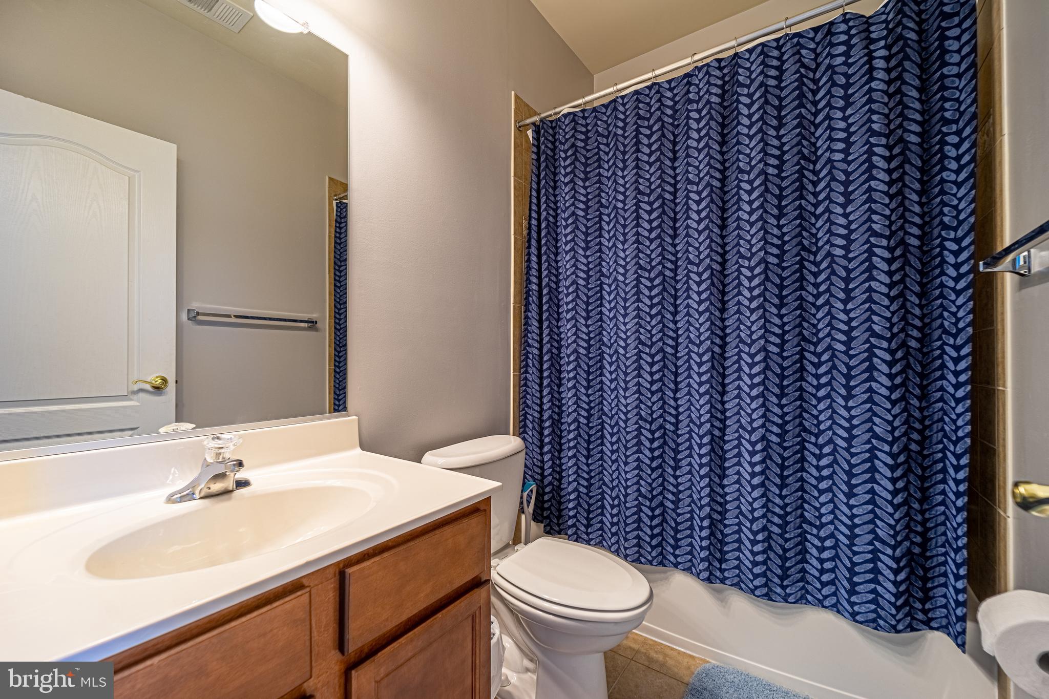 VICTORY PROMENADE - Residential Lease