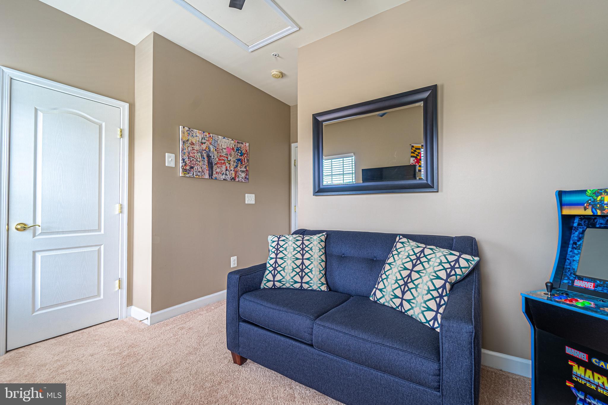 VICTORY PROMENADE - Residential Lease