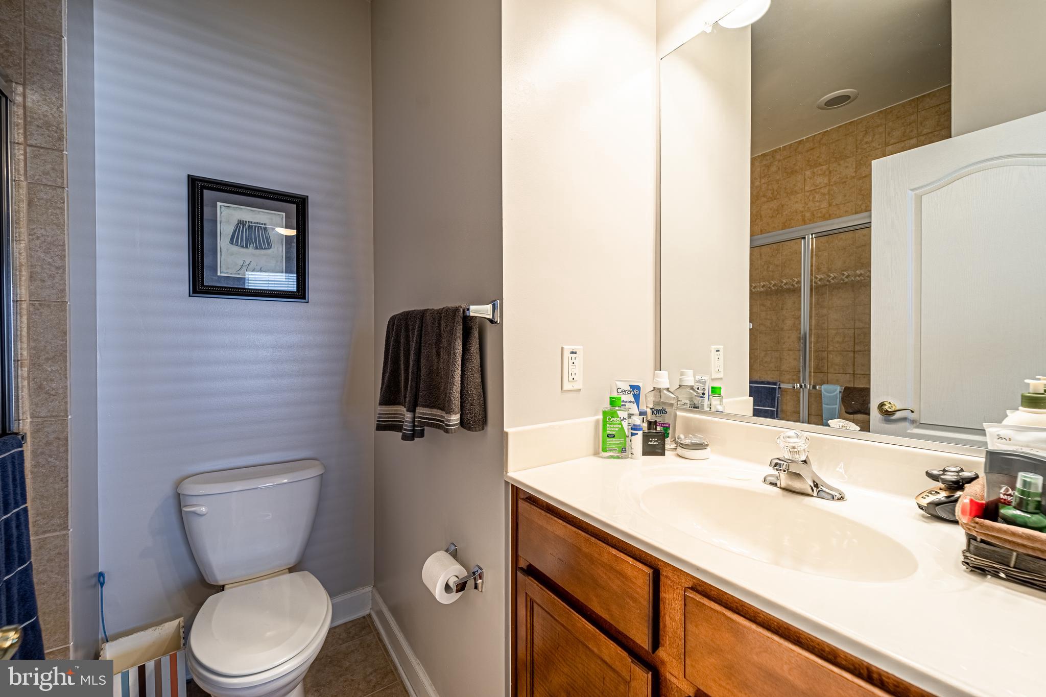 VICTORY PROMENADE - Residential Lease