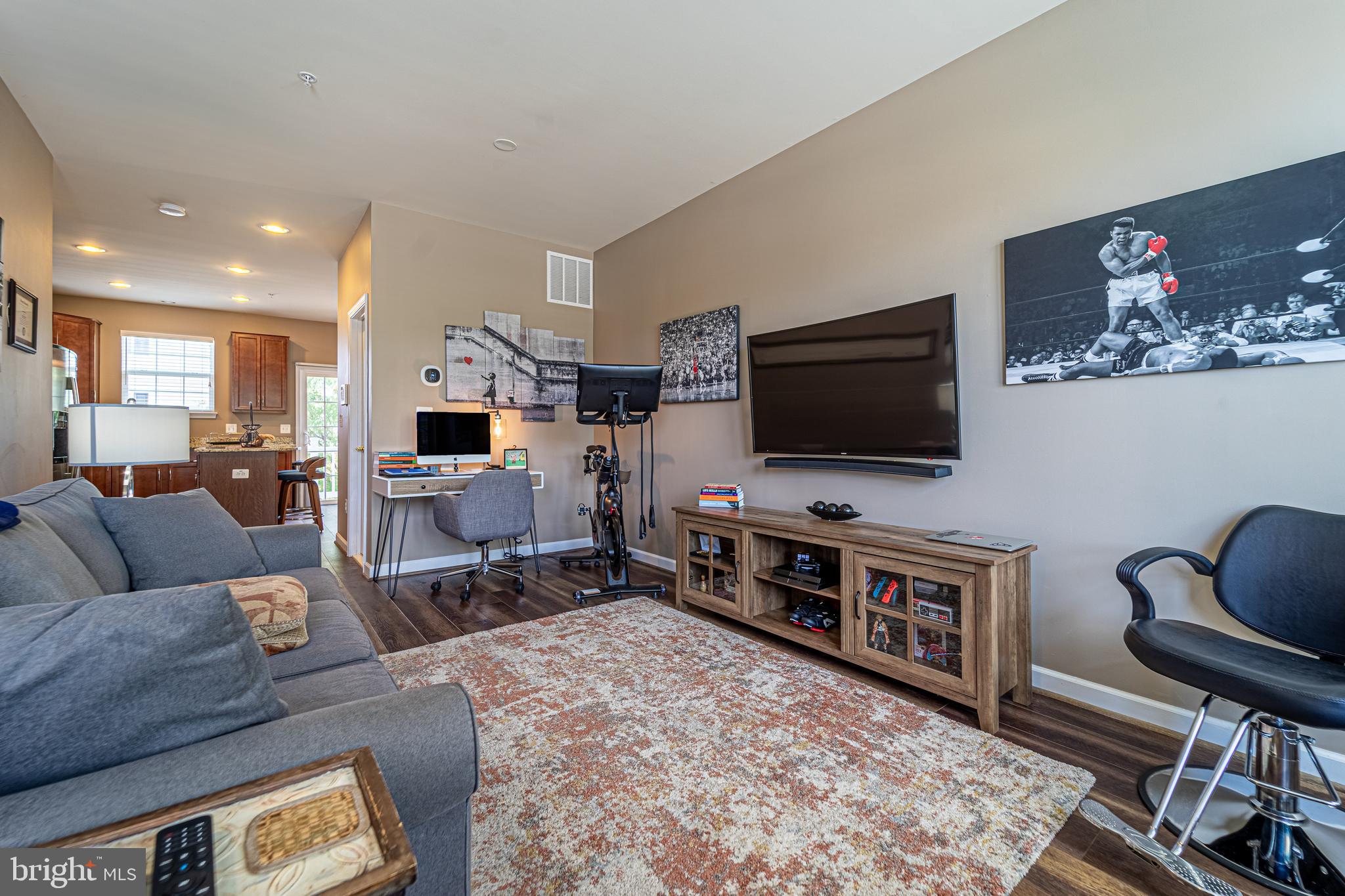 VICTORY PROMENADE - Residential Lease