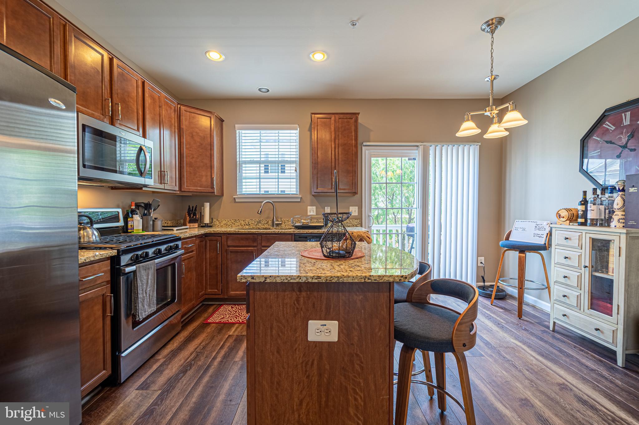 VICTORY PROMENADE - Residential Lease