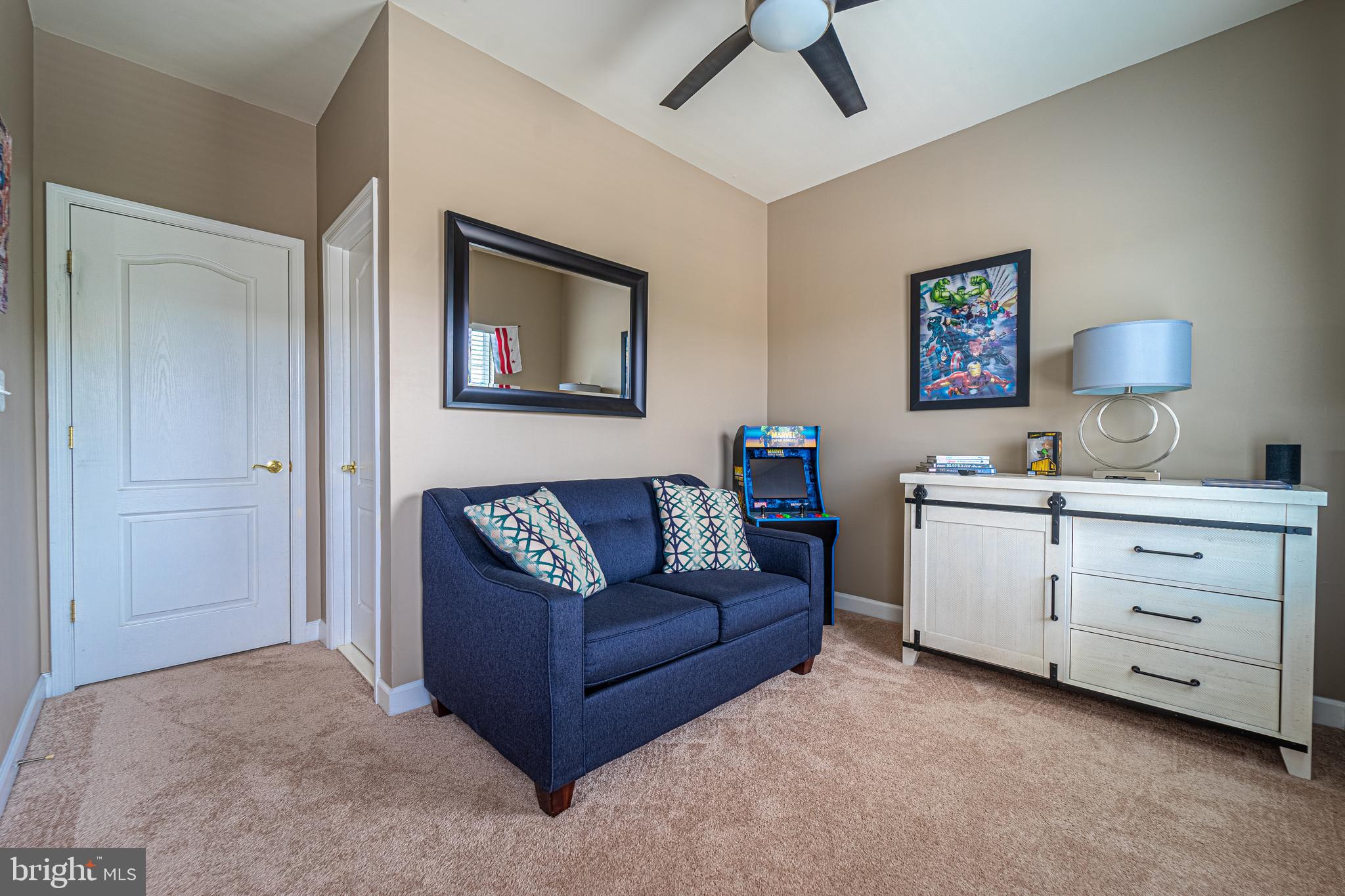 VICTORY PROMENADE - Residential Lease