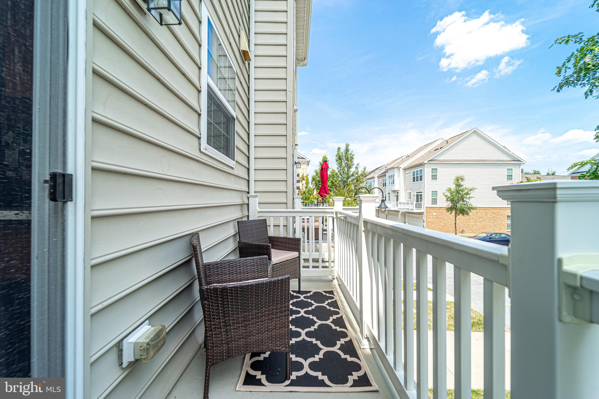 VICTORY PROMENADE - Residential Lease