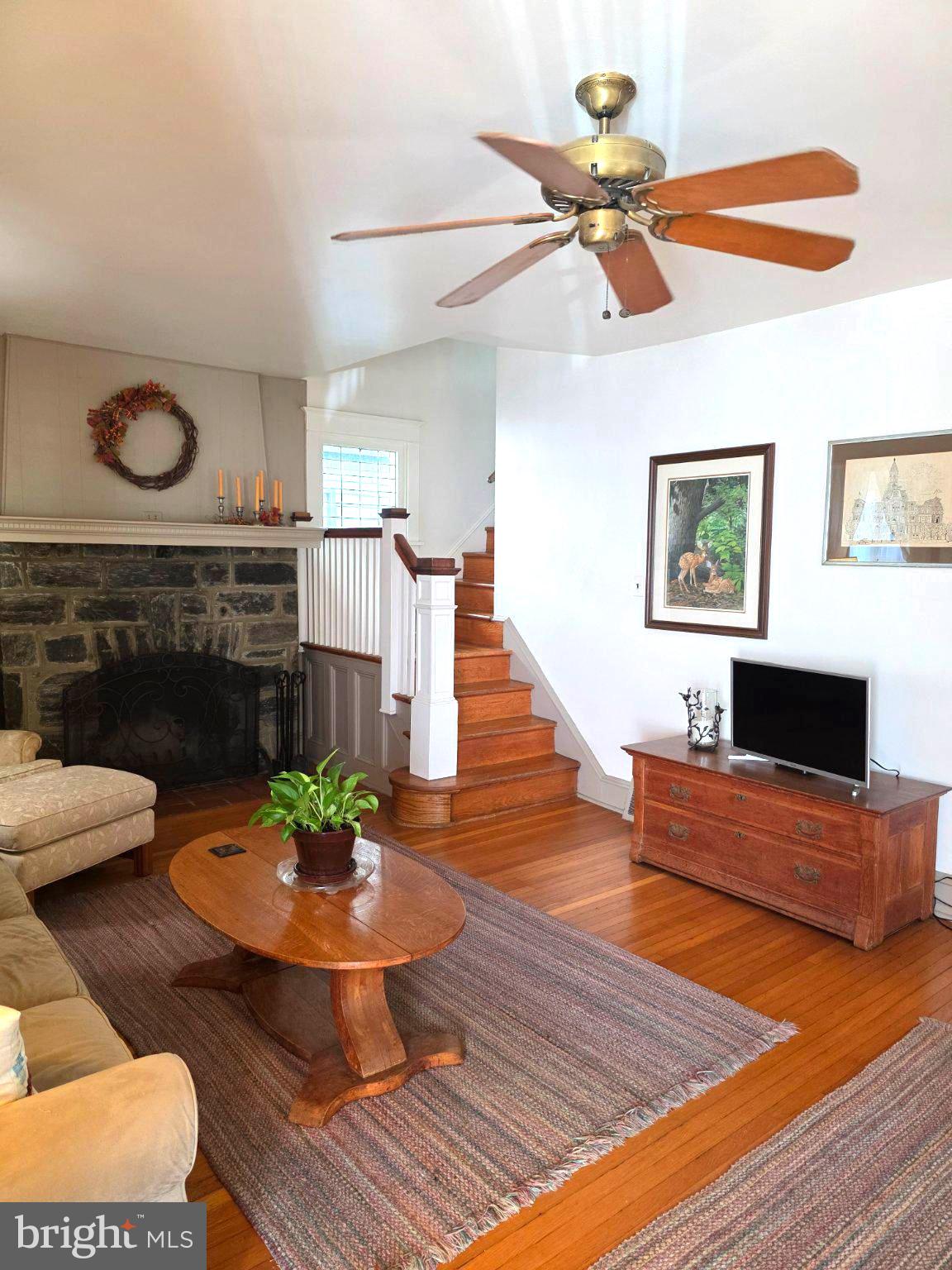 21 W HILLCREST AVENUE