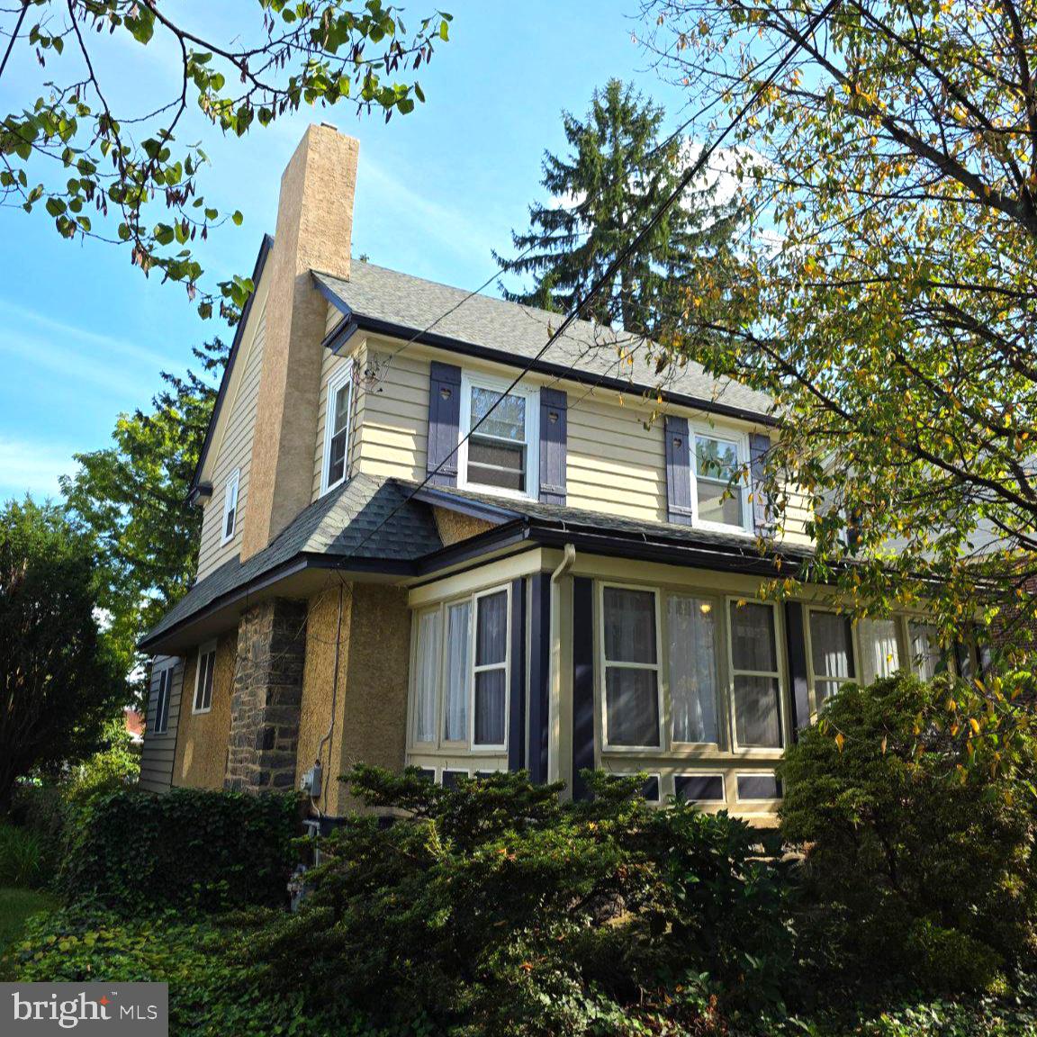 21 W HILLCREST AVENUE