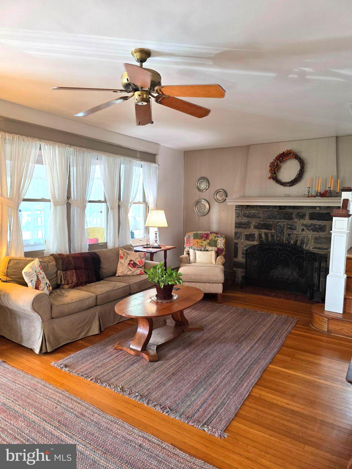 21 W HILLCREST AVENUE