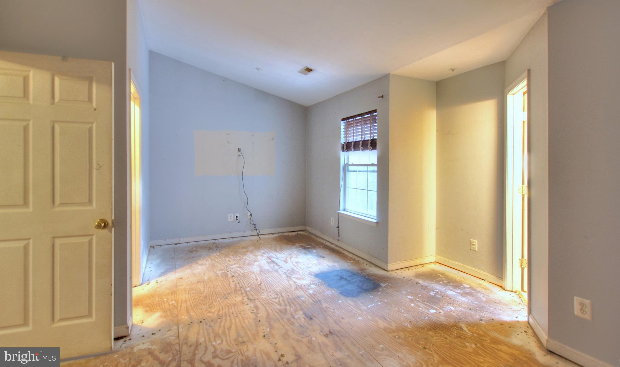 CARRIAGE PINES/LAKE VILL - Residential