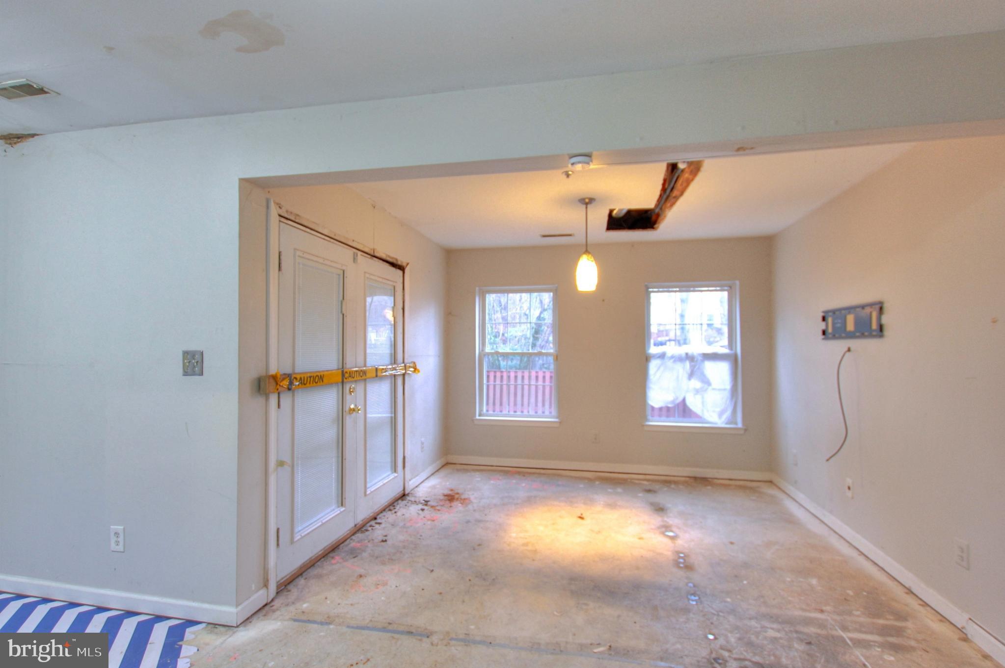 CARRIAGE PINES/LAKE VILL - Residential