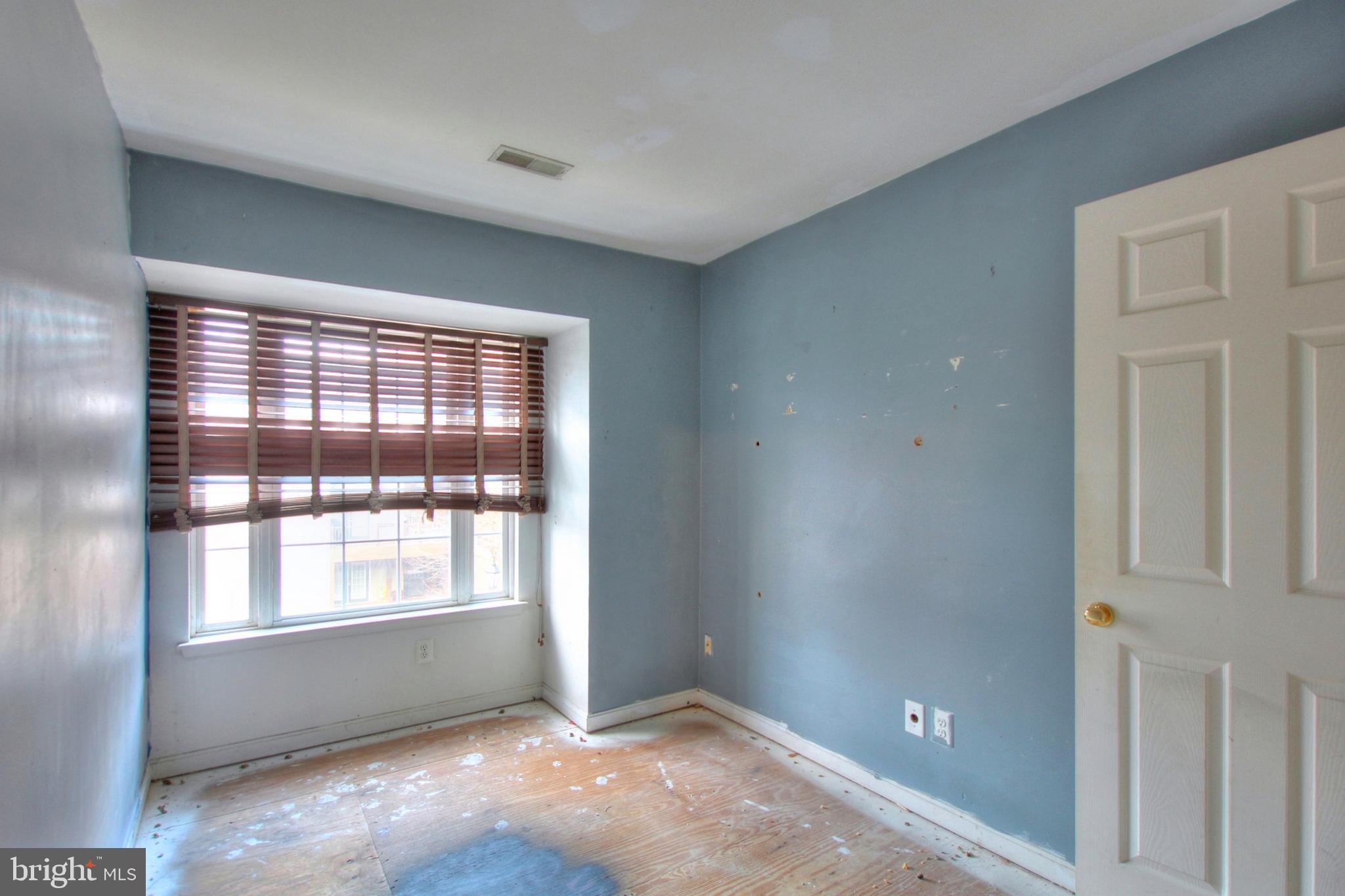 CARRIAGE PINES/LAKE VILL - Residential