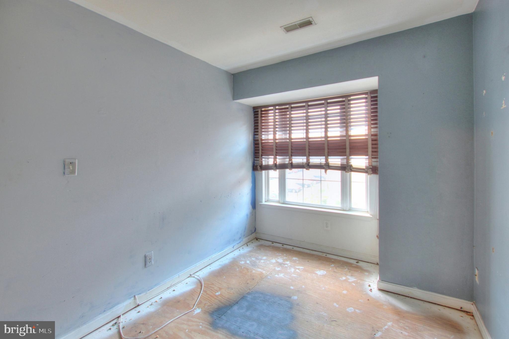 CARRIAGE PINES/LAKE VILL - Residential