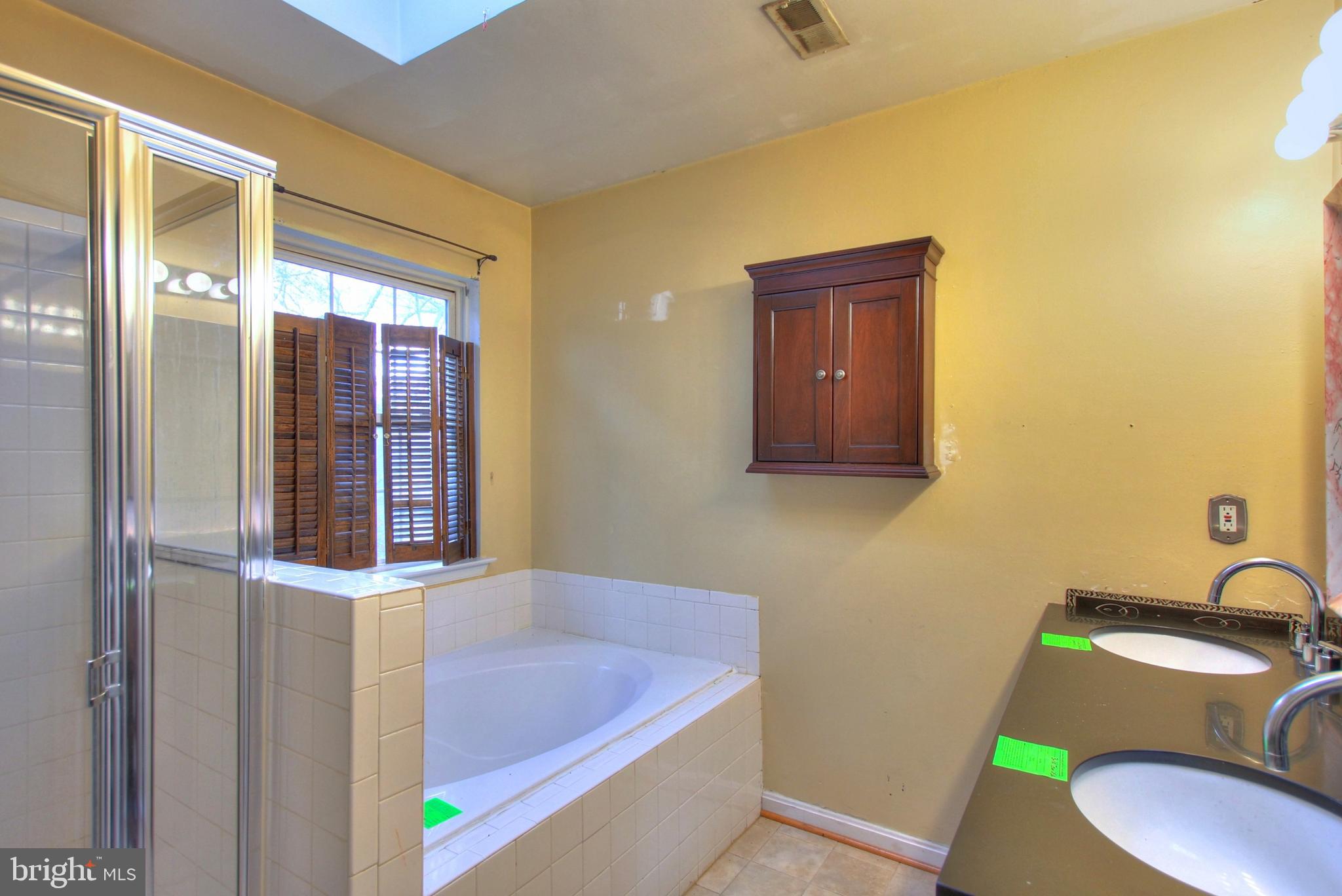 CARRIAGE PINES/LAKE VILL - Residential