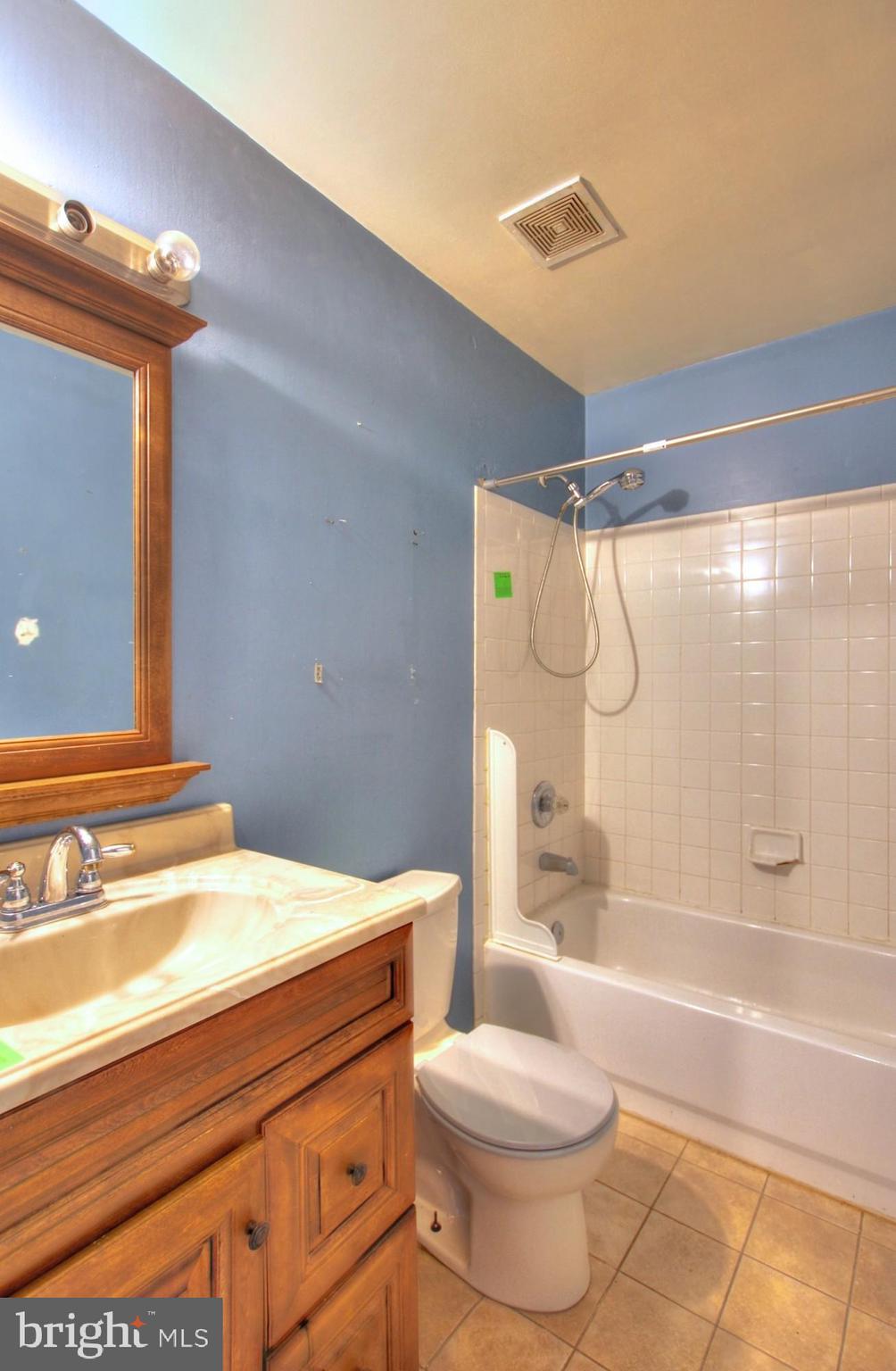 CARRIAGE PINES/LAKE VILL - Residential