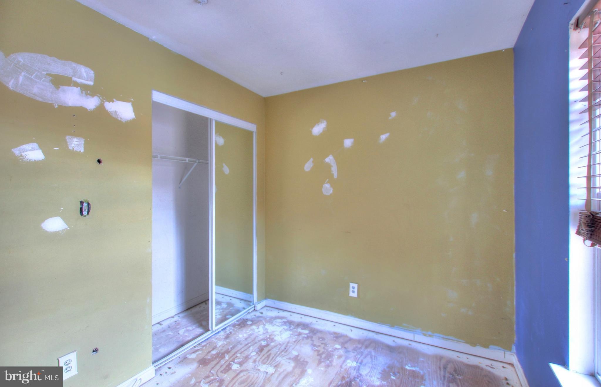 CARRIAGE PINES/LAKE VILL - Residential