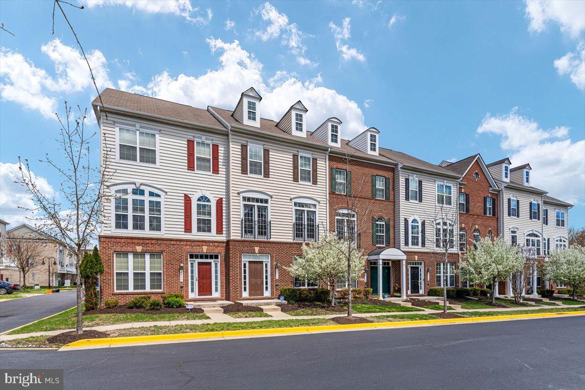 SUMMERFIELD AT MORGAN ST - Residential