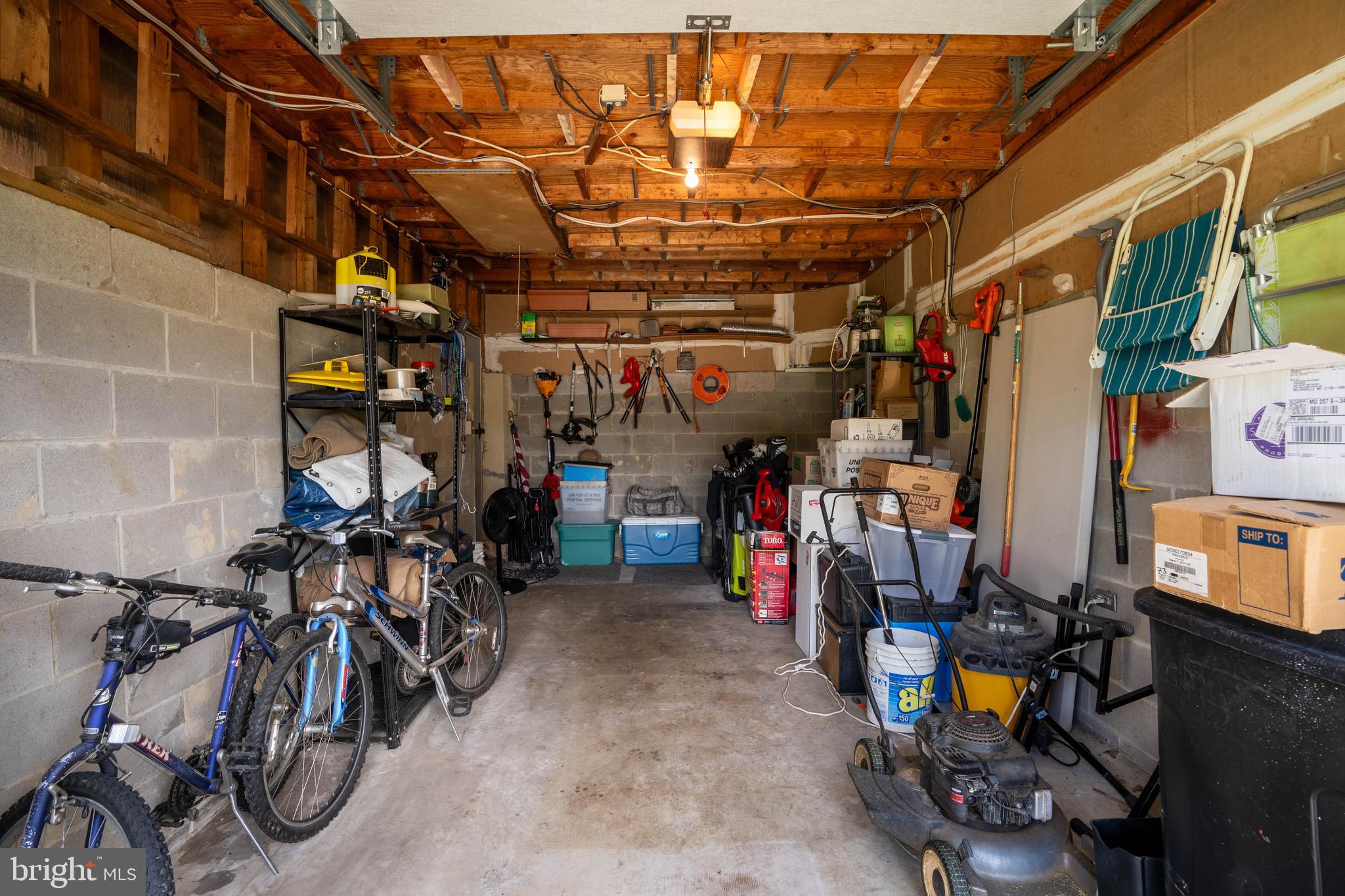 WILLIAMSTOWNE - Residential