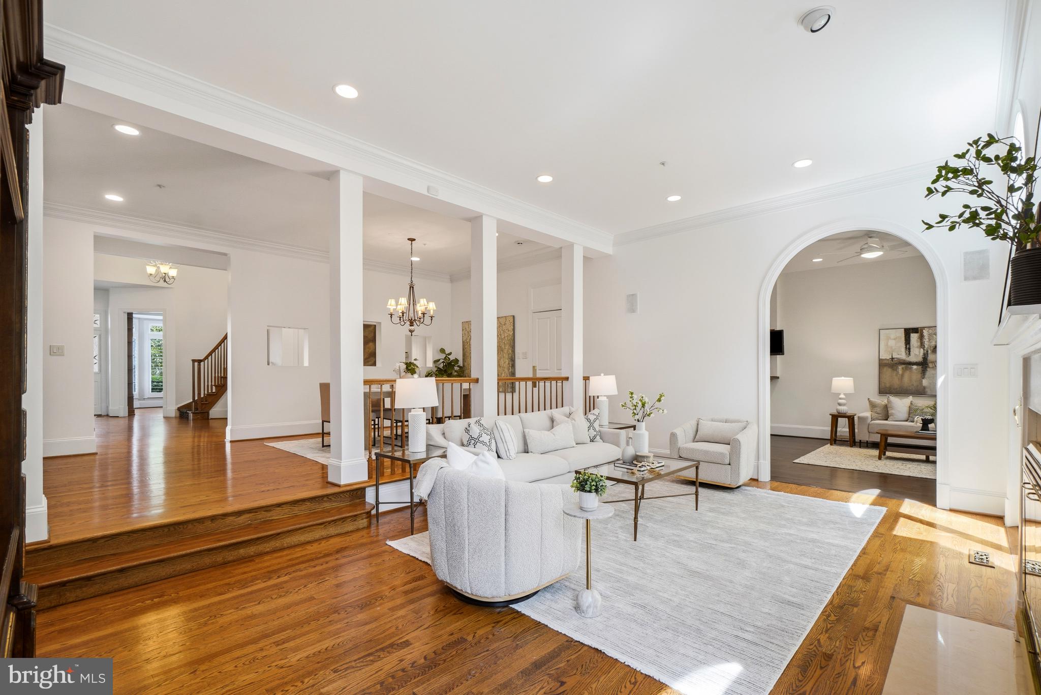 11123 POTOMAC CREST DRIVE