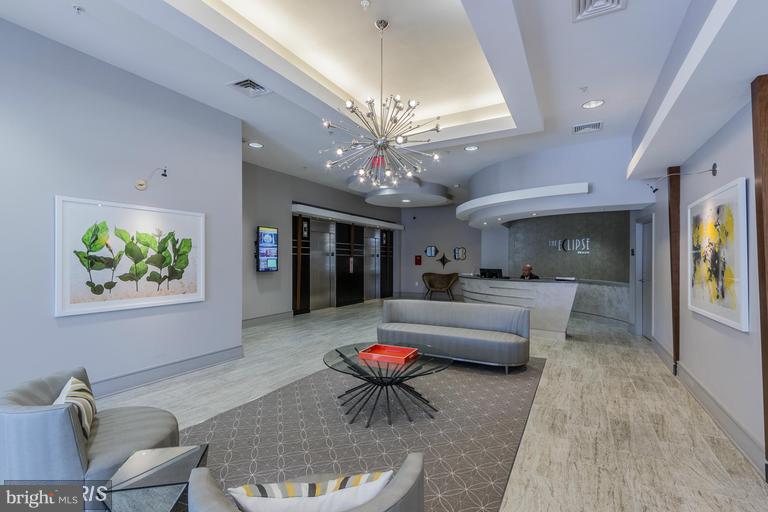 ECLIPSE ON CENTER PARK - Residential