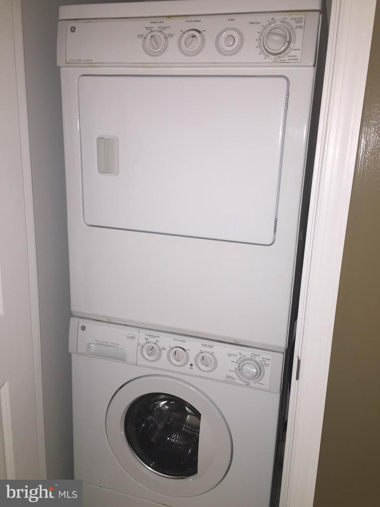 ECLIPSE ON CENTER PARK - Residential