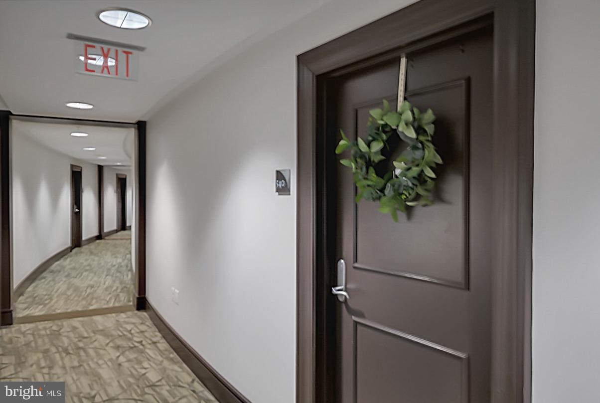 ECLIPSE ON CENTER PARK - Residential