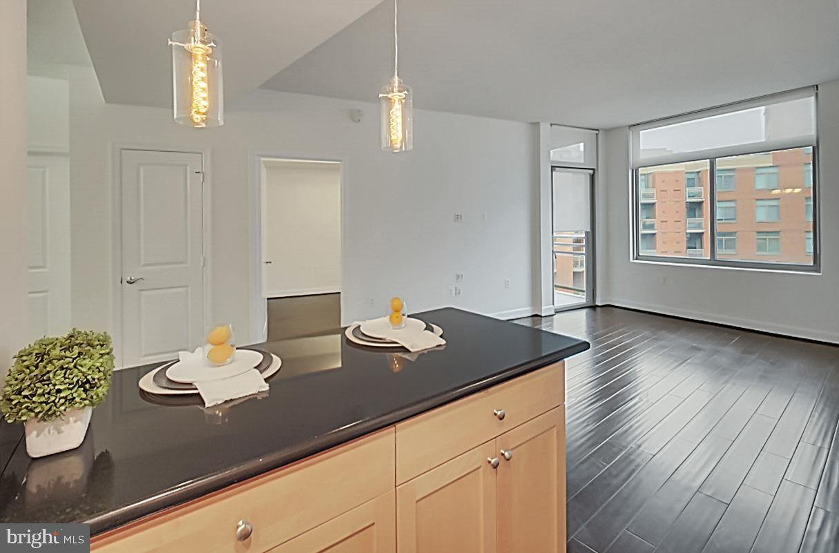 ECLIPSE ON CENTER PARK - Residential