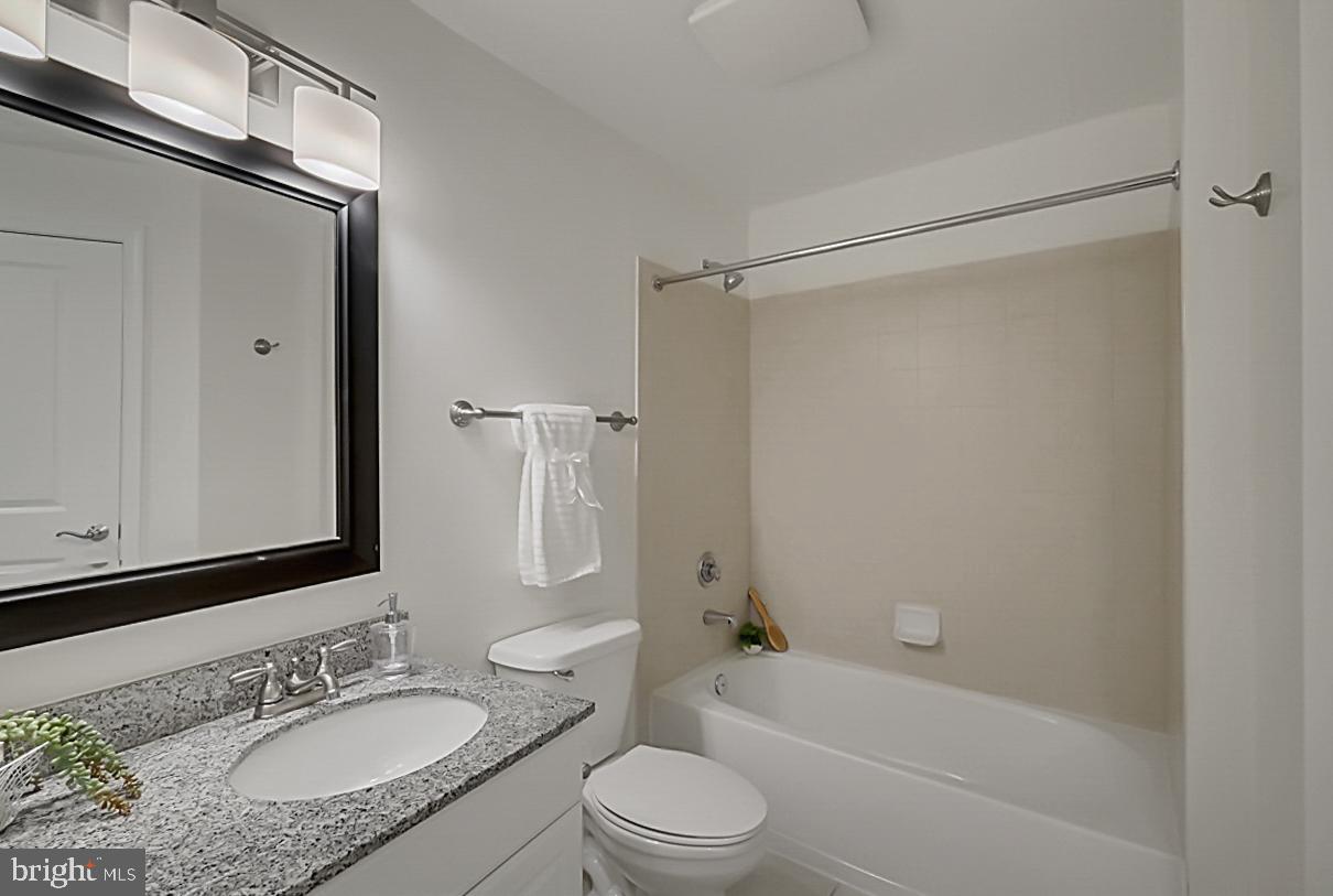 ECLIPSE ON CENTER PARK - Residential