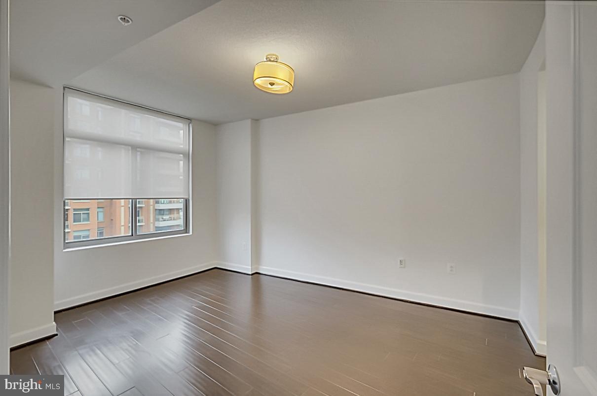 ECLIPSE ON CENTER PARK - Residential