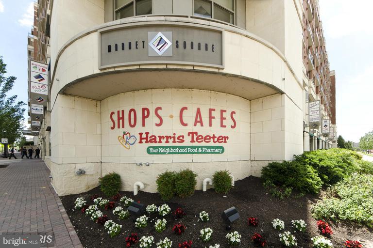 ECLIPSE ON CENTER PARK - Residential