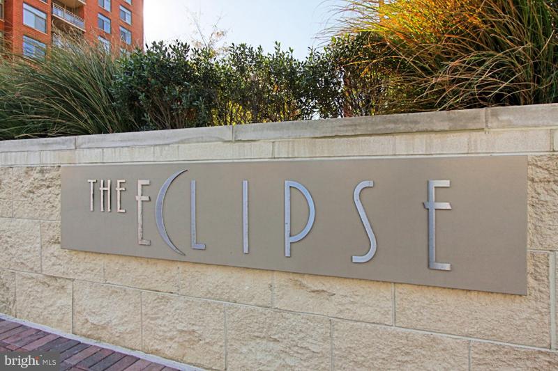 ECLIPSE ON CENTER PARK - Residential