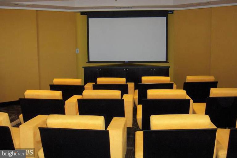 ECLIPSE ON CENTER PARK - Residential