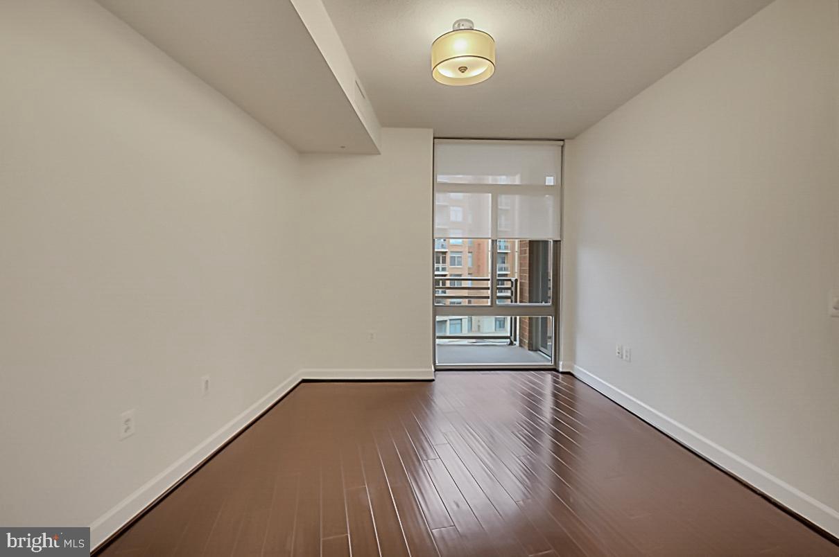 ECLIPSE ON CENTER PARK - Residential