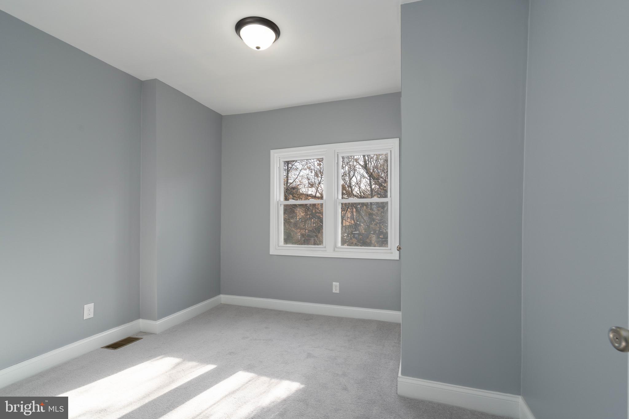 MILL CREEK - Residential