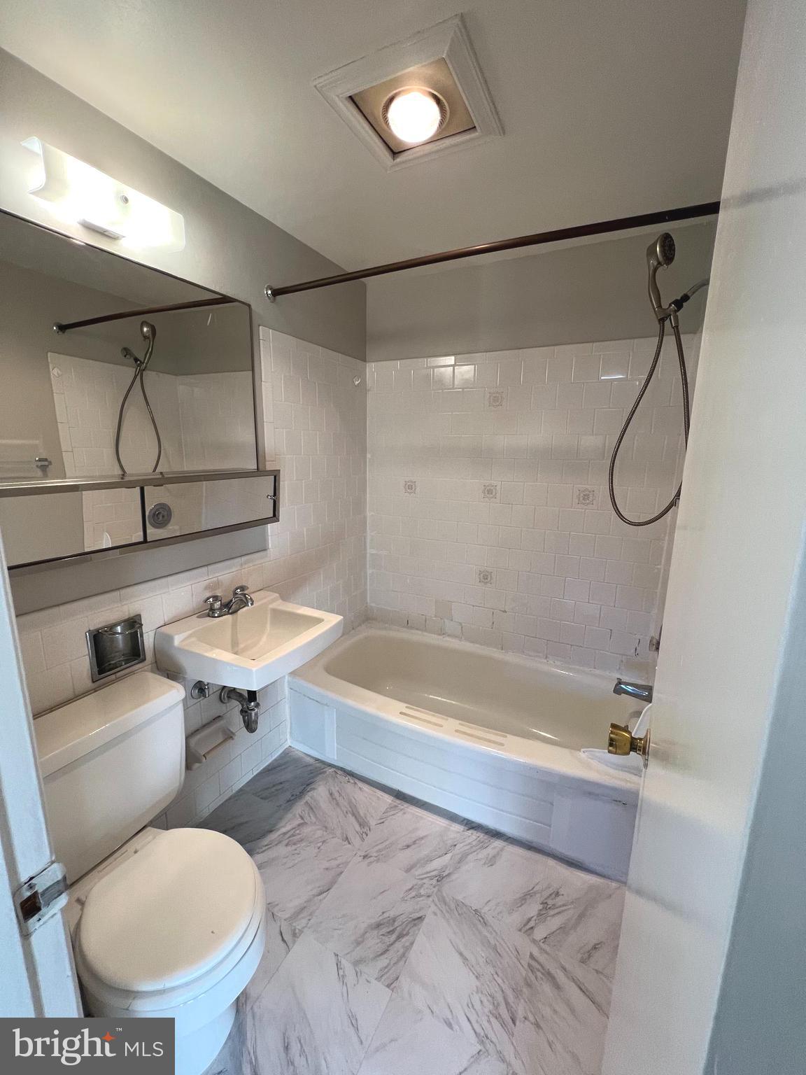 MAIDEN CHOICE VILLAGE - Residential Lease