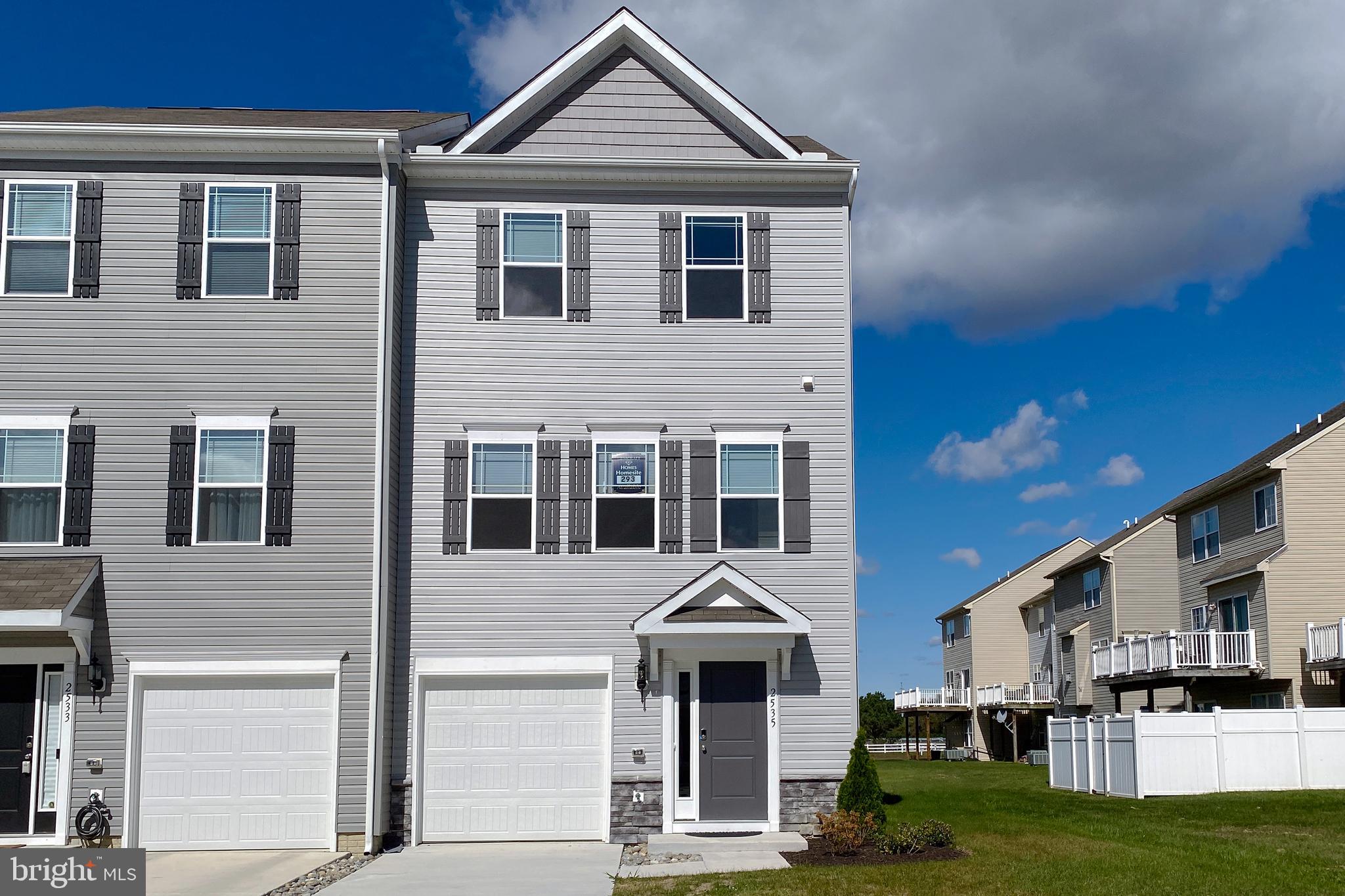 This Mariner townhome is like new with 3 bedrooms, 2 bath, and a 1 car garage with entry through a foyer on the lower level. The lower level has additional space that is finished as a recreation room. Climbing the stairs to the second level leads you to an expansive open floor plan that accommodates a Great Room, large Kitchen, and Breakfast area. The openness of these areas offers plenty of space for informal dining and entertaining. The second level also features a powder room. The third level includes an Owner's Bedroom with a walk-in closet and attached, private bath , 2 additional bedrooms with reach-in closets, and a hall bath. The third level also accommodates a stacked laundry closet for ease and convenience. At Southside Crossing, we understand that location is everything, which is why we chose to build this community in an area full of lush greenery and stunning natural beauty to provide a peaceful oasis within the heart of the city. Whether you enjoy hiking, cycling, or simply taking a stroll along the water’s edge, you’ll find plenty of opportunities to explore the great outdoors when you choose to purchase your home in this new home community. If you’re looking for a new home community that effortlessly combines convenience, comfort, and luxury, our Southside Crossing community from Gemcraft Homes is the perfect choice for you.
GEMCRAFT HOMES, QUICK MOVE IN HOME!